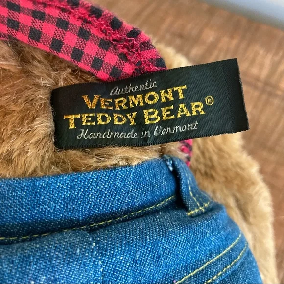 Hot Fur Ya Valentines Bear Vermont Teddy Bear Company Trucker 🐻 - Picture 8 of 12